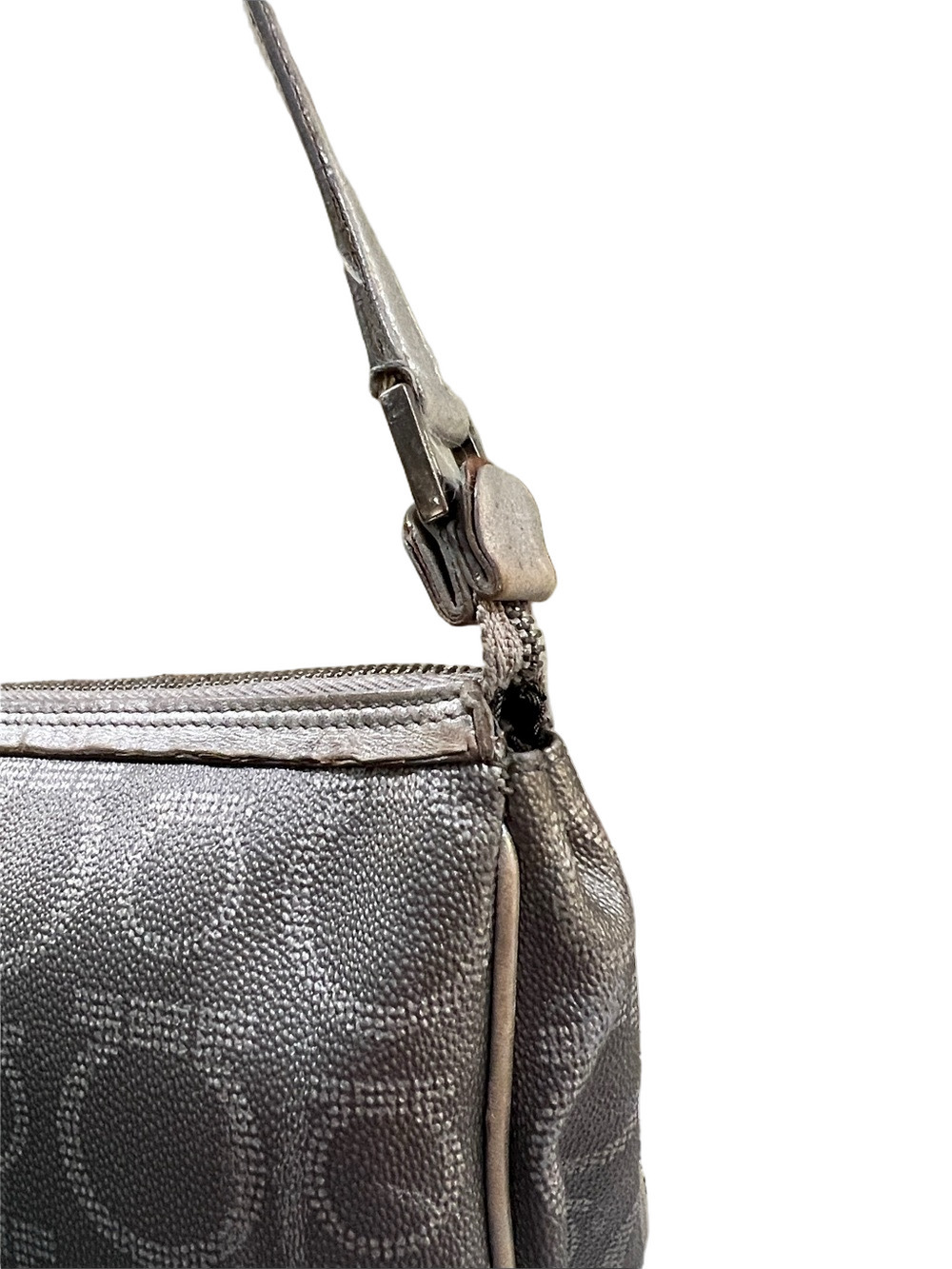 Salvatore Ferragamo Metallic Silver Gancini Shoulder Bag - Picture 3 of 13